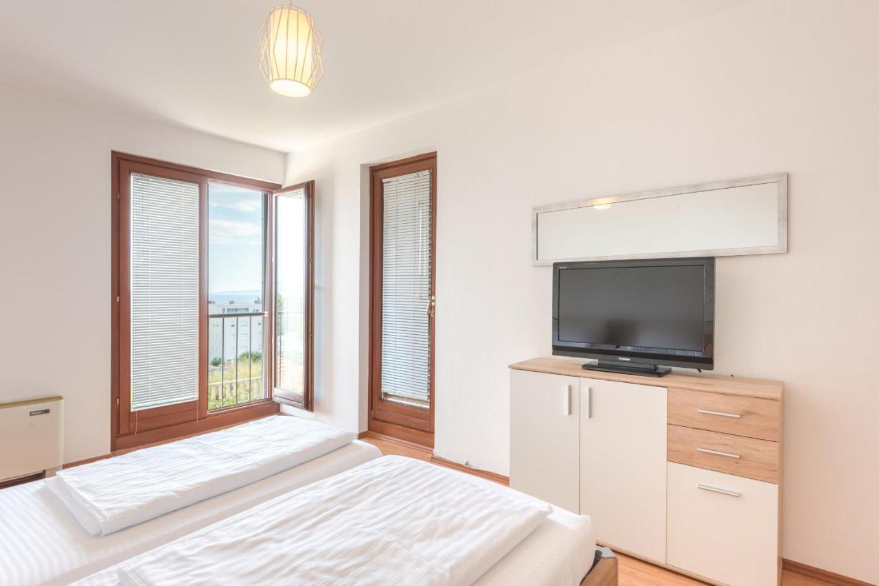 Apartments Mrs Brightside Сплит Экстерьер фото