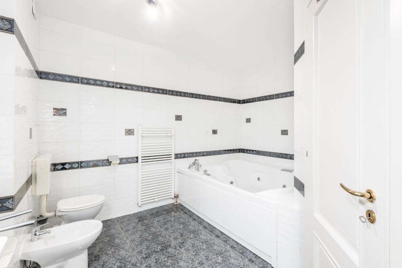 Apartments Mrs Brightside Сплит Экстерьер фото
