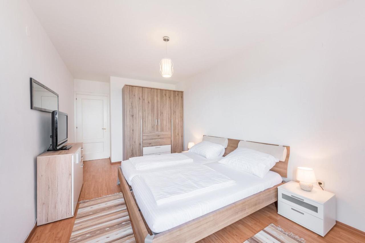 Apartments Mrs Brightside Сплит Экстерьер фото